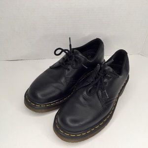 Dr. Martens classic black